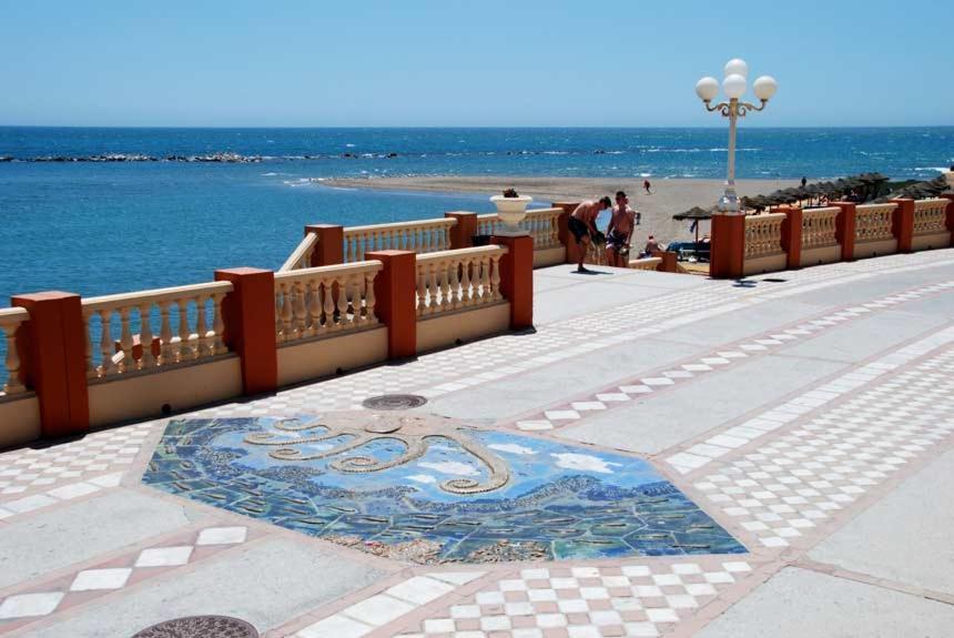 A Step From The Ocean!!! Apartment Benalmadena Bagian luar foto